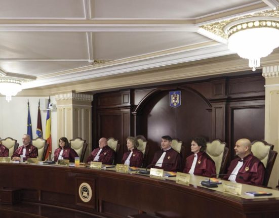 CCR da o lovitura Guvernului amnare taxe locale
