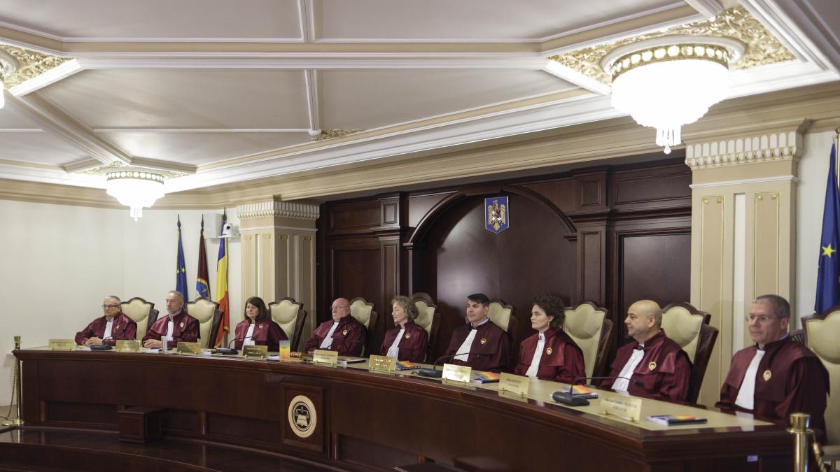 CCR dă o lovitură Guvernului: amânare taxe locale 1 CCR da o lovitura Guvernului amnare taxe locale