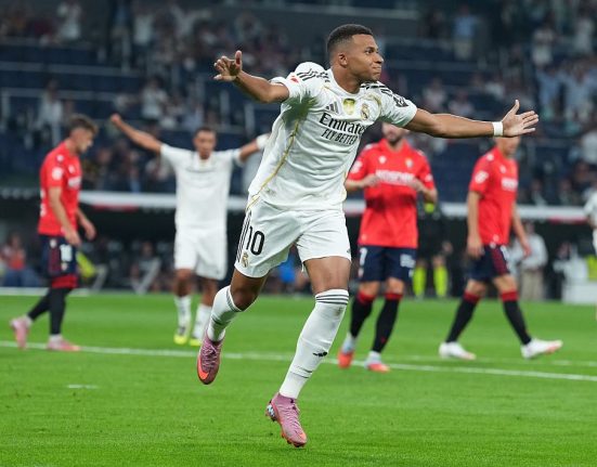 Direct in istorie Kylian Mbappe hat trick in 7 minute
