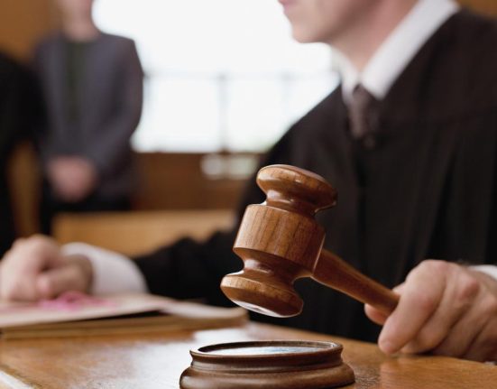 Guvernul a aprobat un buget de 73000 euro pentru robele magistratilor