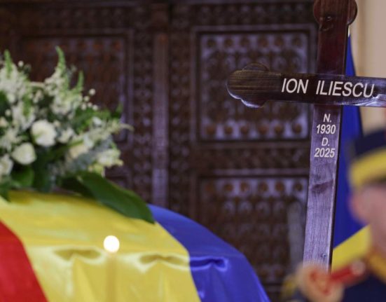 Guvernul a platit 27000 euro pentru funeraliile lui Ion Iliescu