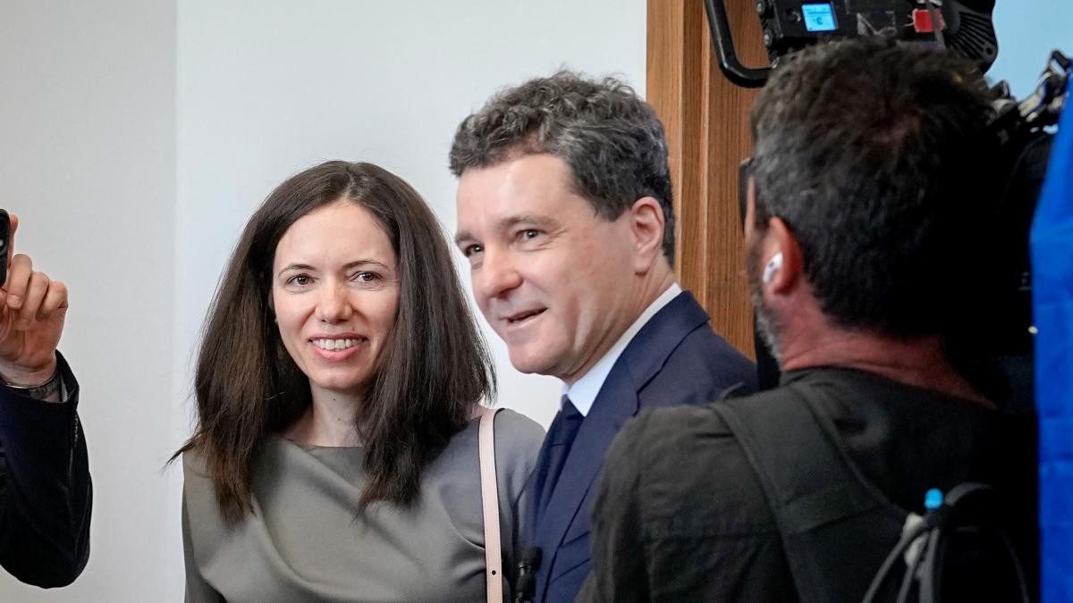 Nicușor Dan despre nunta cu Mirabela Grădinaru: "Va fi discret. Nu iau numele Grădinaru" 1 Nicuser Dan despre nunta cu Mirabela Gradinaru Va fi discret Nu iau numele Gradinaru