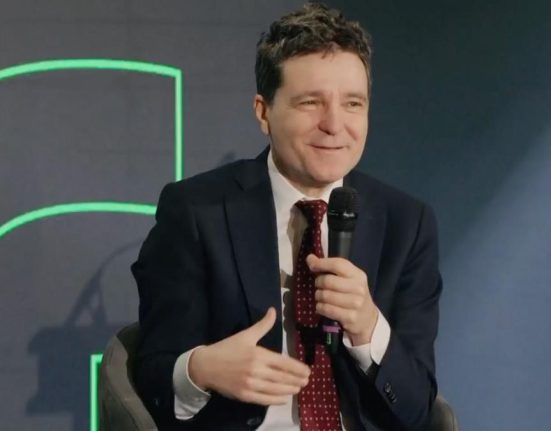 Nicusor Dan intrebat despre consilierul cu AI Folosesc AI ul de la Google
