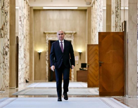 Scandalul din Coalitie amana reforma administratiei locale