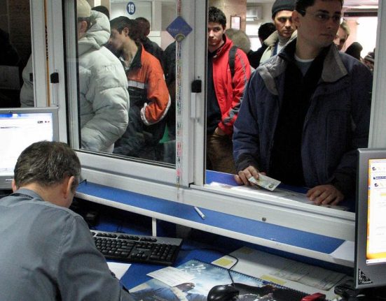 Soferii pot inmatricula masinile online fara ghiseu