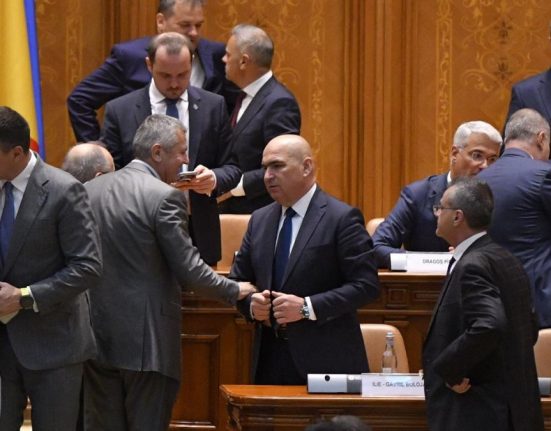 Specialii ANRE ASF si parlamentarii exceptati de la cumulat pensie salariu