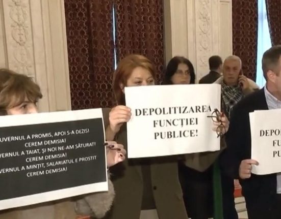 Angajatii Guvernului ameninta cu blocarea sedintelor