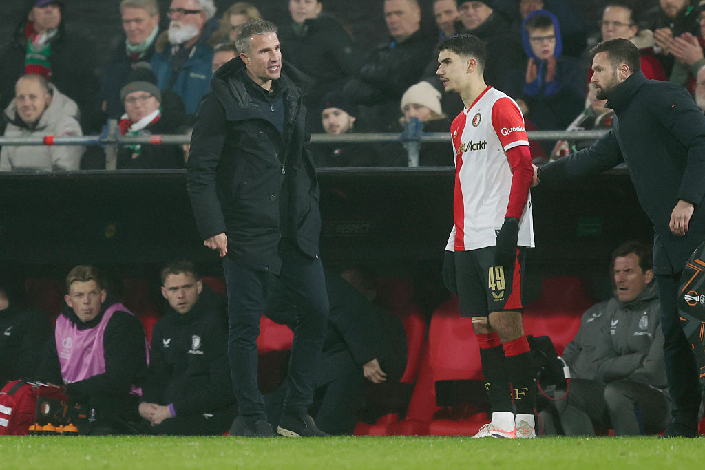 Moment emoionant la Rotterdam Fiul lui Robin van Persie debuteaza