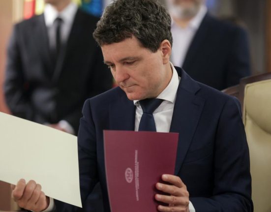 Nicuzor Dan a semnata decretul de demisiei al lui Ionut Mosteanul Radu Miruta numit ministru interimar al Apararii