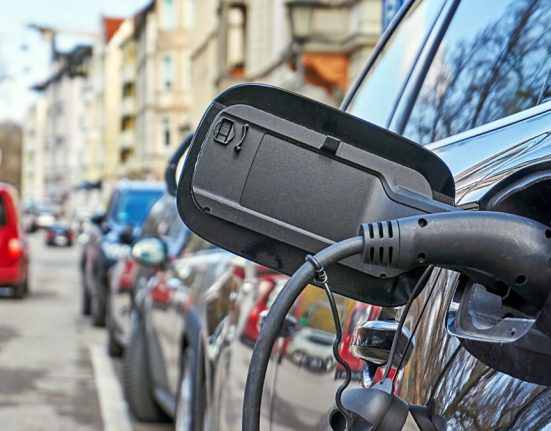 Bolojan propune eliminarea facilitatilor pentru vehiculele hibride Cineva trebuie sa suporte costurile