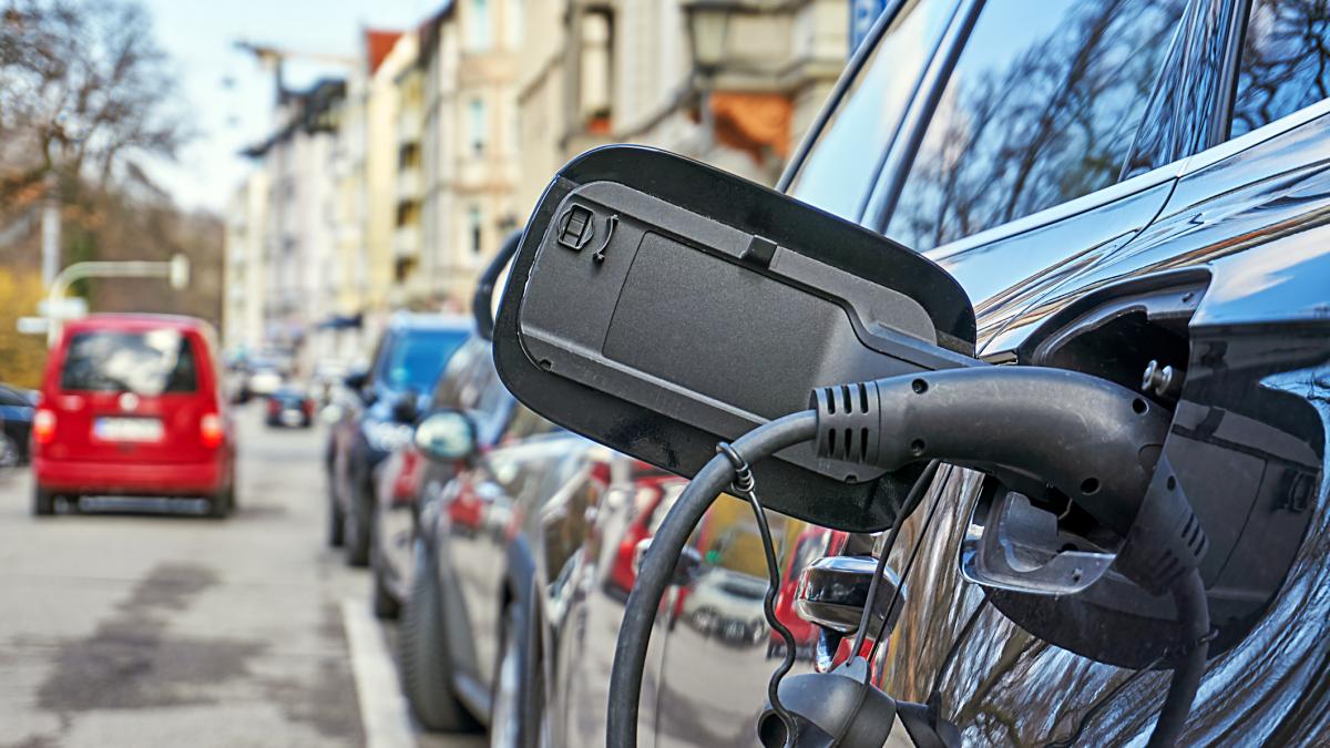 Bolojan propune eliminarea facilităților pentru vehiculele hibride: „Cineva trebuie să suporte costurile...” 1 Bolojan propune eliminarea facilitatilor pentru vehiculele hibride Cineva trebuie sa suporte costurile