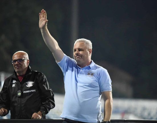 Marius Sumudica sceptic dupa debutul lui Paraschiv Va fi greu pentru el la Rapid nu am inteles ce a jucat