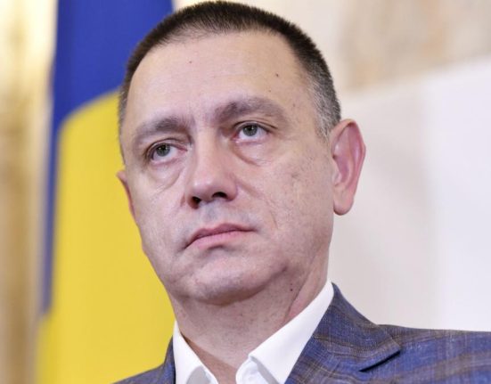 Mihai Fifor ii raspunde dur lui nea Ilie Tai sau dai afara Asta este pe scurt reforma