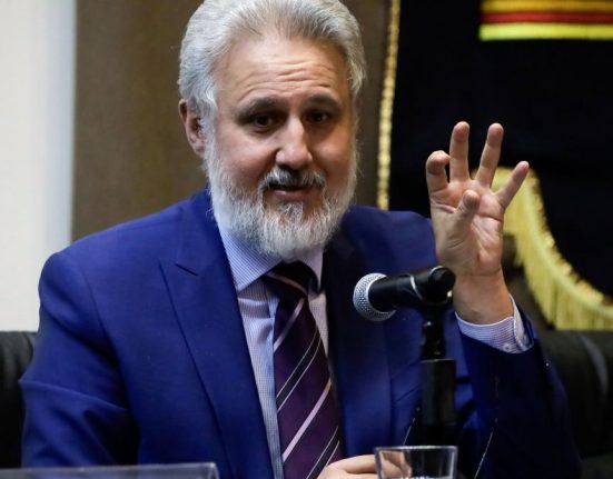 Omul pe care Nicusor Dan il doreste la SIE interviu exclusiv de la ora 21 Marius Lazurca la Antena