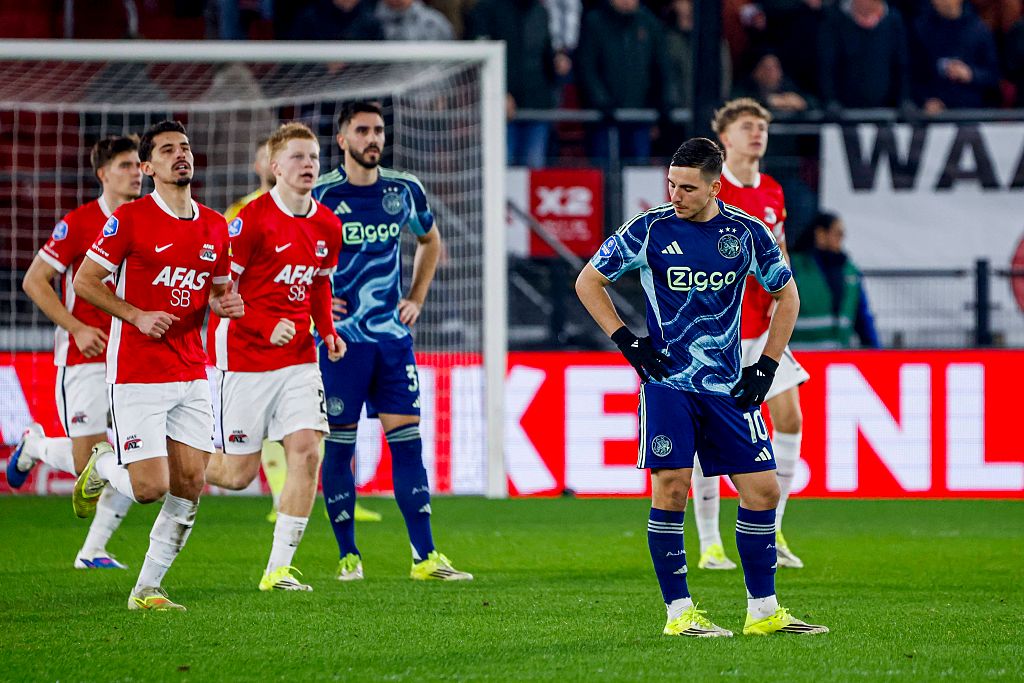 Rusine istorica pentru Ajax Echipa care l a respins pe Chivu umilita cu 6 0 in Cupa Olandei