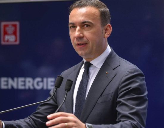 Specula energetica a umflat facturile acuza Bogdan Ivan Baieti cu o mica firma si doua