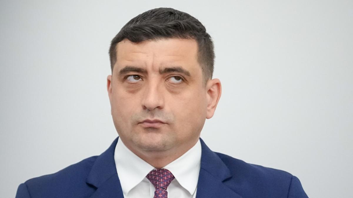 Acuzații foarte serioase împotriva liderului AUR. Românul de lângă Trump: Simion a făcut lobby pentru... 1 Acuzaii foarte serioase impotriva liderului AUR Romanul de langa Trump Simion a facut lobby pentru