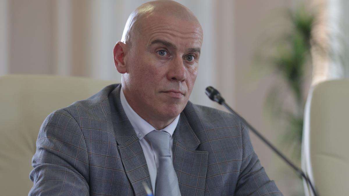 Ar fi trebuit sa fac si eu ca alti ministri si sa ascund discutia sub pres Reactia ministrului