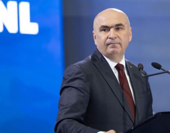 Bolojan nu a reusit sa i demita pe sefii celor 10 filiale votul a fost impotriva solicitarii sale