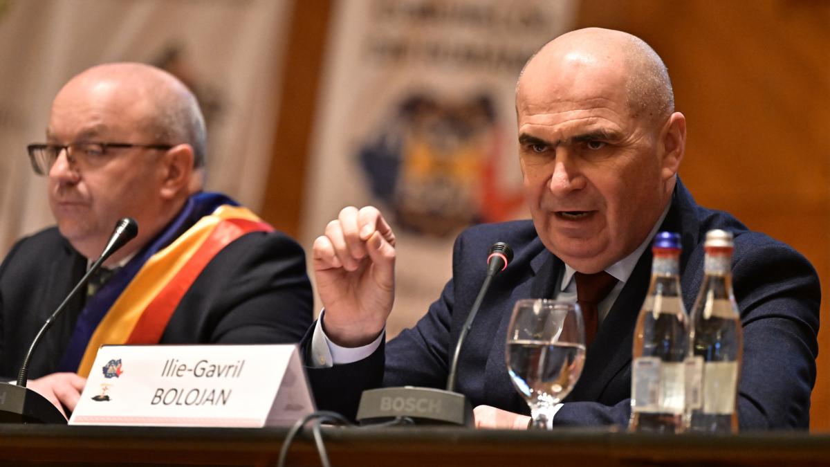 Bolojan propune ca absolvenții de Medicină să fie obligați să lucreze câțiva ani în România după... 1 Bolojan propune ca absolventii de Medicina sa fie obligati sa lucreze cativa ani in Romania dupa