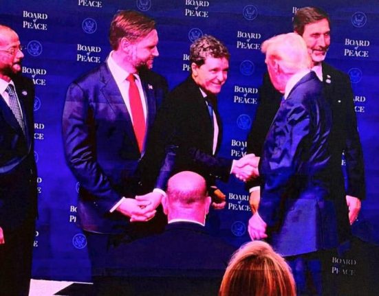 Ce ar putea castiga Romania dupa Consiliul Pacii Hurezeanu Dan i ar putea solicita lui Trump mentinerea