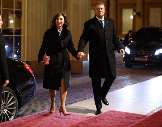 Dosarul datoriei de un milion de euro a lui Iohannis va fi judecat la Hunedoara ANAF a transferat procesul de