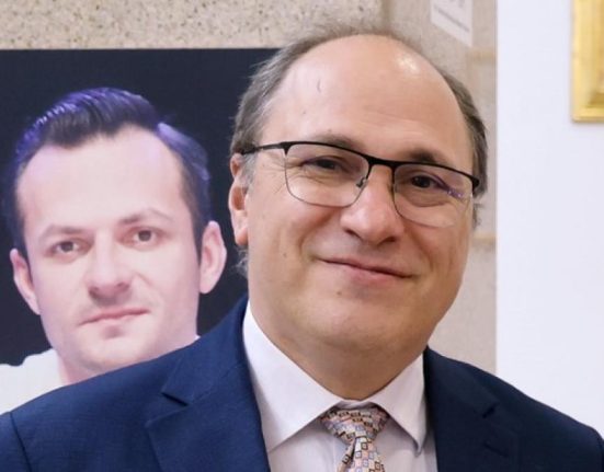Ilie Bolojan a gasit ministrul Educatiei dupa doua luni de cautari si refuzuri Cine este Mihai