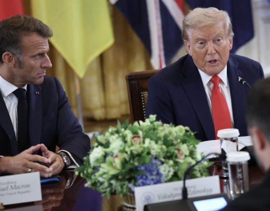 Macron avertizeaza Europa SUA intentioneaza sa dezintegreze UE Strategia de a se supune in fata lui