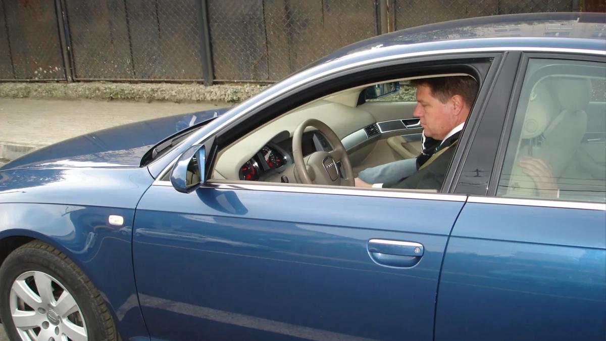 Mașina de protocol a Președintelui Klaus Iohannis este disponibilă la licitație pentru doar 1.000 de euro. 1 Masina de protocol a Presedintelui Klaus Iohannis este disponibila la licitatie pentru doar 1000 de euro