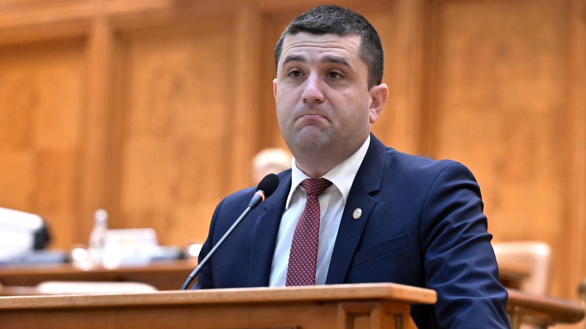 Miruta dupa ce AUR a depus o motiune impotriva lui S o utilizezi pe un subiect inventat este o