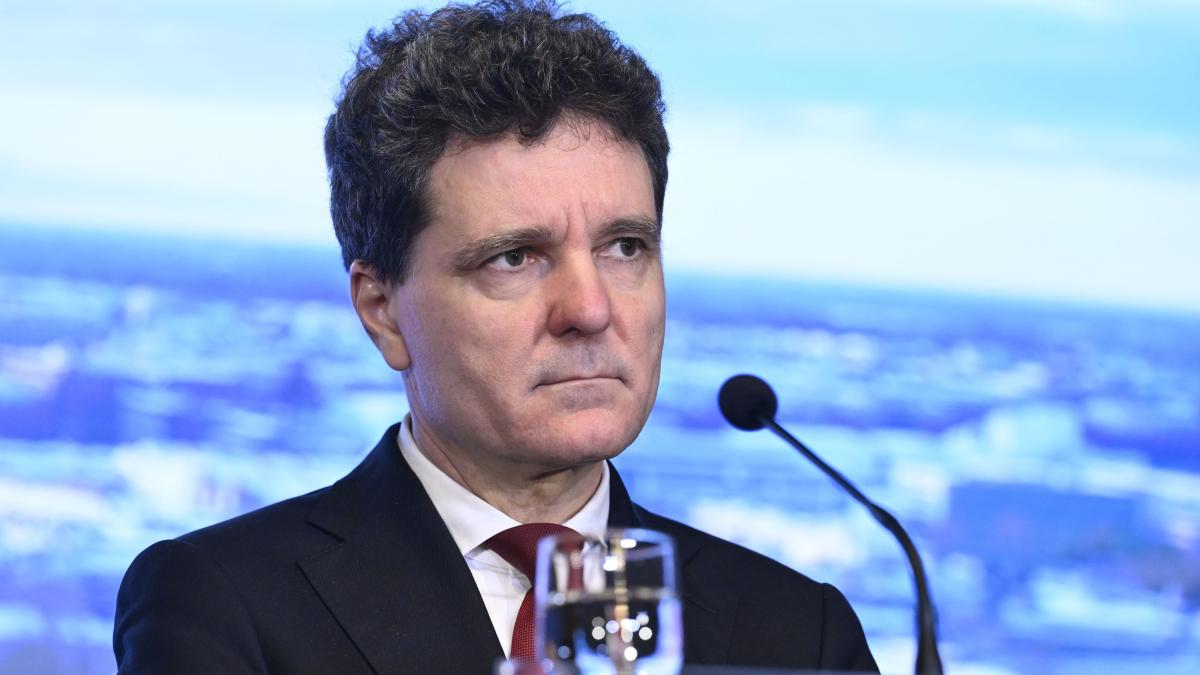 Nicușor Dan afirmă că judecătorii CCR nu pot fi „influențați”: „Pe de altă parte, trebuie să... 1 Nicuor Dan afirma ca judecatorii CCR nu pot fi influentati Pe de alta parte trebuie sa