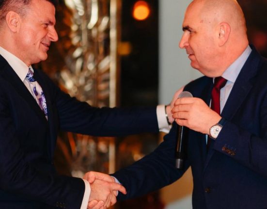 Nu am sarbatorit taierile Cum justifica Bolojan prezenta la petrecere dupa ce a anuntat
