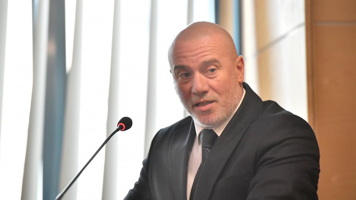 Partidul AUR a înaintat o moțiune simplă împotriva ministrului Culturii, Andras Demeter. 1 Partidul AUR a naintat o moiune simpl mpotriva ministrului Culturii Andras Demeter