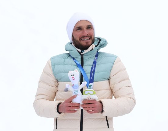 Prima reusita pentru sportivii neutri din Rusia Nikita Filippov obtine medalia de argint la Milano Cortina