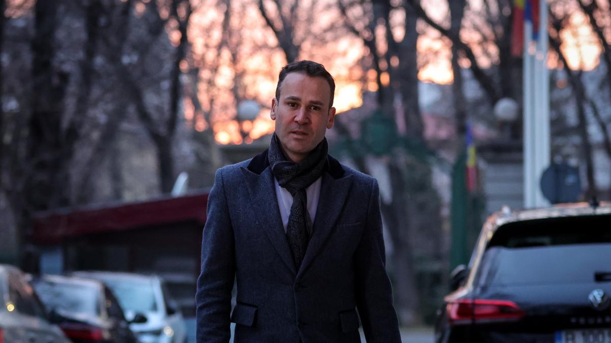 Robert Negoiţă, supus de DNA controlului judiciar şi unei cauţiuni de 160.000 de euro, după ce ar fi... 1 Robert Negoita supus de DNA controlului judiciar si unei cautioni de 160000 de euro dupa ce ar fi