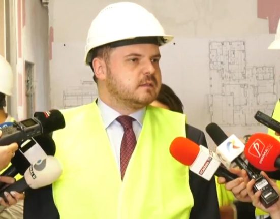 Rogobete mesaj pentru medicii care amenia cu greva Cand se fac taieri in toata parte sa aprecieze