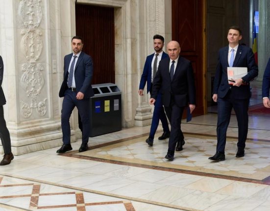 incepe confruntarea in PNL ilie bolojan ar putea solicita vot de incredere astazi sustinatorii sai posibil exclusi