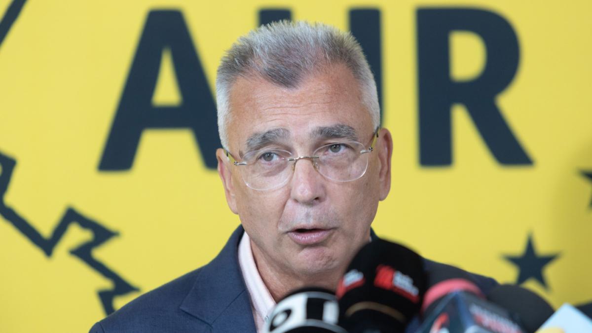 AUR a anuntat ca va depune motiunea de cenzura in perioada in care PSD intentioneaza sa rasturne guvernul
