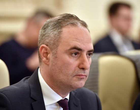 Alexandru Nazare se opune reducerii accizei la combustibili Nu asigura scaderea pretului