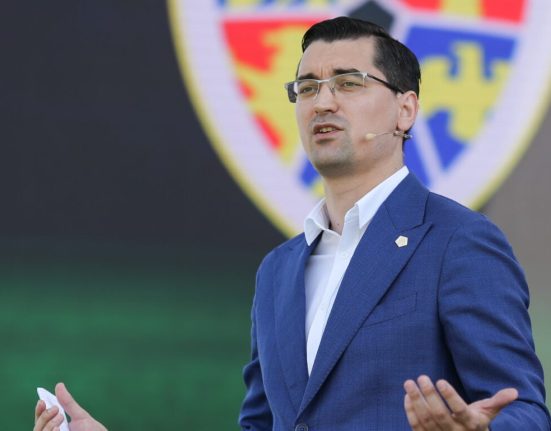 Burleanu il sustine pe Vassaras in scandalul arbitrajului Nu exista niciun risc de inlocuire