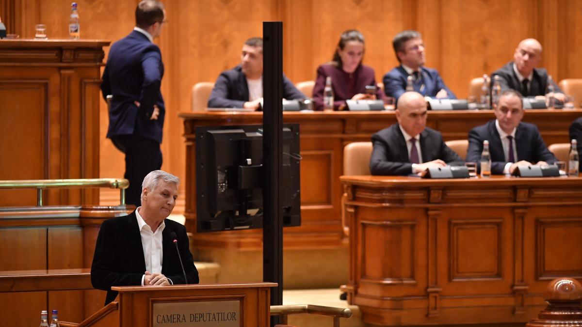 Daniel Zamfir Diana Buzoianu trebuie sa plece poate impreuna cu premierul Ilie Bolojan