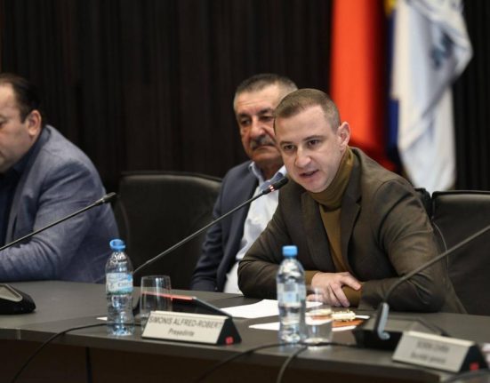 Doua comune din Timis se vor uni Consiliul Judetean ofera stimulente financiare Simionis