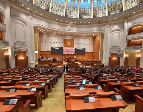Eliminarea pensiilor speciale pentru alesii locali nu a fost abordata in comisie Proiectul va fi