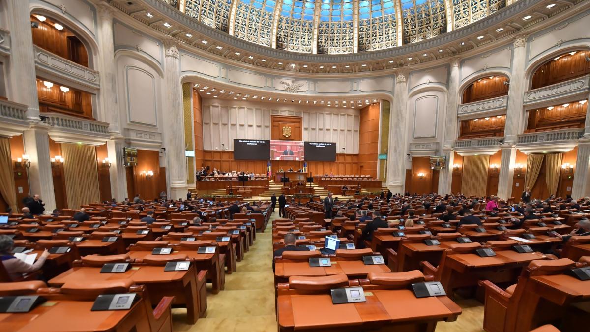 Eliminarea pensiilor speciale pentru alesii locali nu a fost abordata in comisie Proiectul va fi