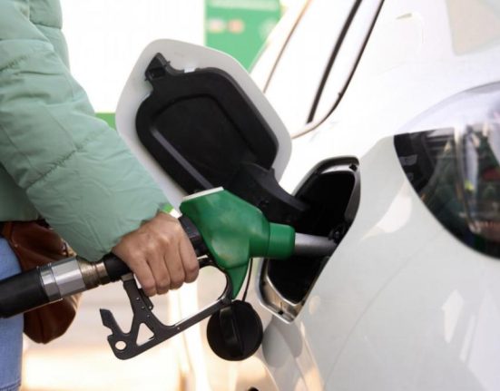 Guvernul a actualizat OUG referitoare la carburani pentru a inclunde sanciuni Accizele ar putea fi reduse n