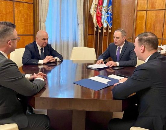 Ilie Bolojan contesta plafonarea preturilor la carburanzi Refuz sa ofer solutii populiste