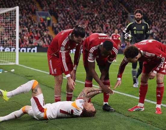Incident grav pe Anfield Acidentarea lui Noa Lang da startul unei anchete UEFA