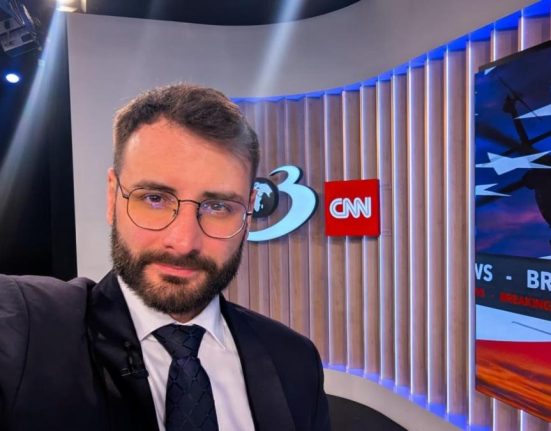 Iulian Lorincz deputat USR Nici daca ne ar arunca cu apa fiarta nu parasim guvernarea Suntem