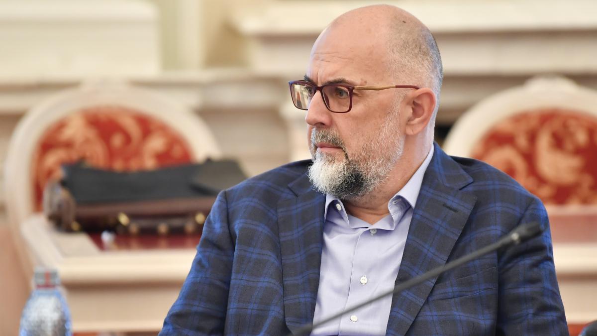 Kelemen Hunor Daca pretul benzinei si al motorinei depaseste constant 10 lei pe litru atunci 1