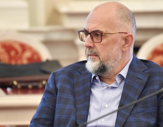 Kelemen Hunor Daca pretul benzinei si al motorinei depaseste constant 10 lei pe litru atunci